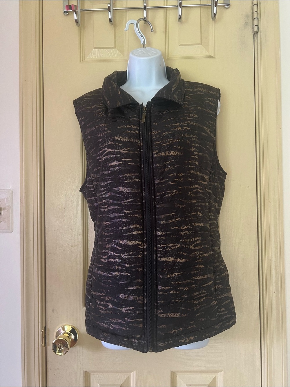Sleeveless Quilted Vest in Black with Tan Stripe Detail
